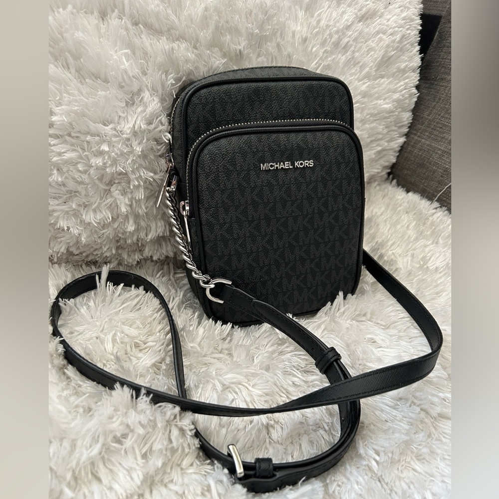 SOLD ‼️ EUC Michael Kors Crossbody Bag 🔥